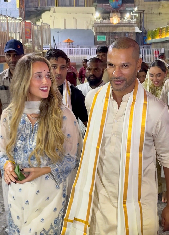 Indian cricketer Shikhar Dhawan visited Lord Venkateswara at Tirumala10