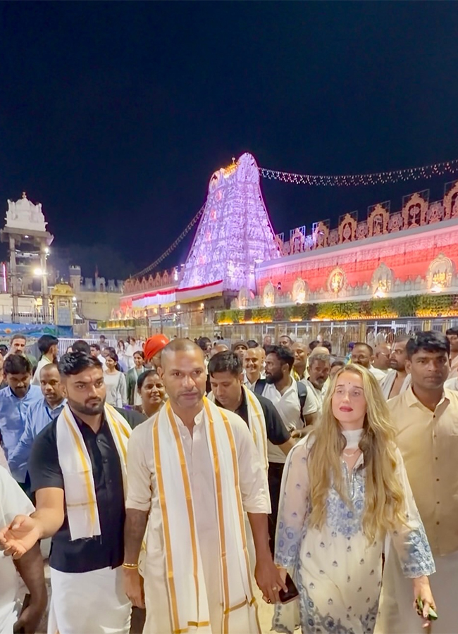 Indian cricketer Shikhar Dhawan visited Lord Venkateswara at Tirumala11