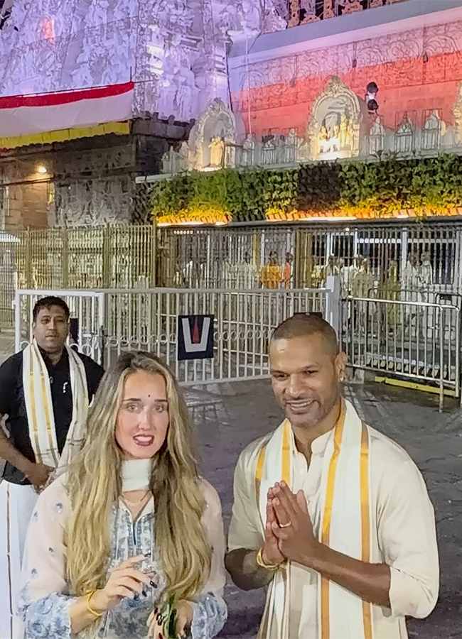 Indian cricketer Shikhar Dhawan visited Lord Venkateswara at Tirumala5