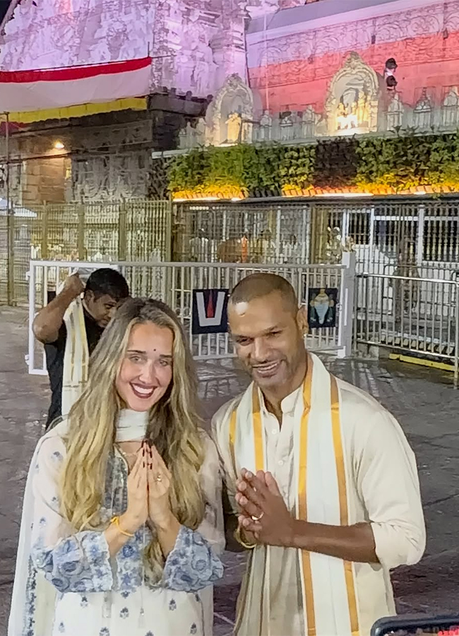 Indian cricketer Shikhar Dhawan visited Lord Venkateswara at Tirumala6