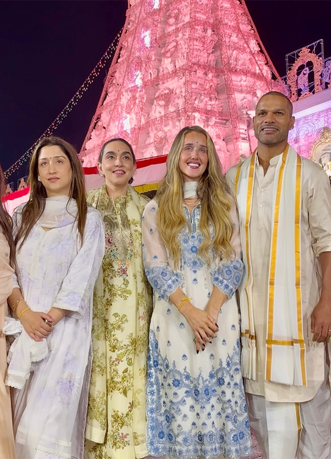 Indian cricketer Shikhar Dhawan visited Lord Venkateswara at Tirumala9