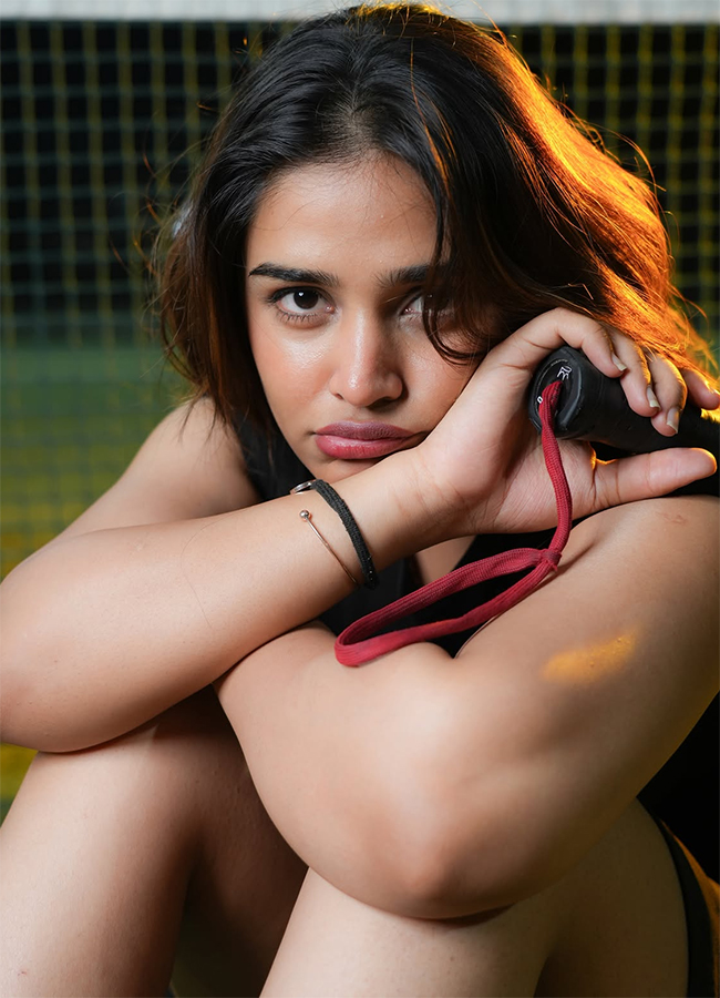 Latest gallery : Varsha Dsouza Tennis Court Photos6
