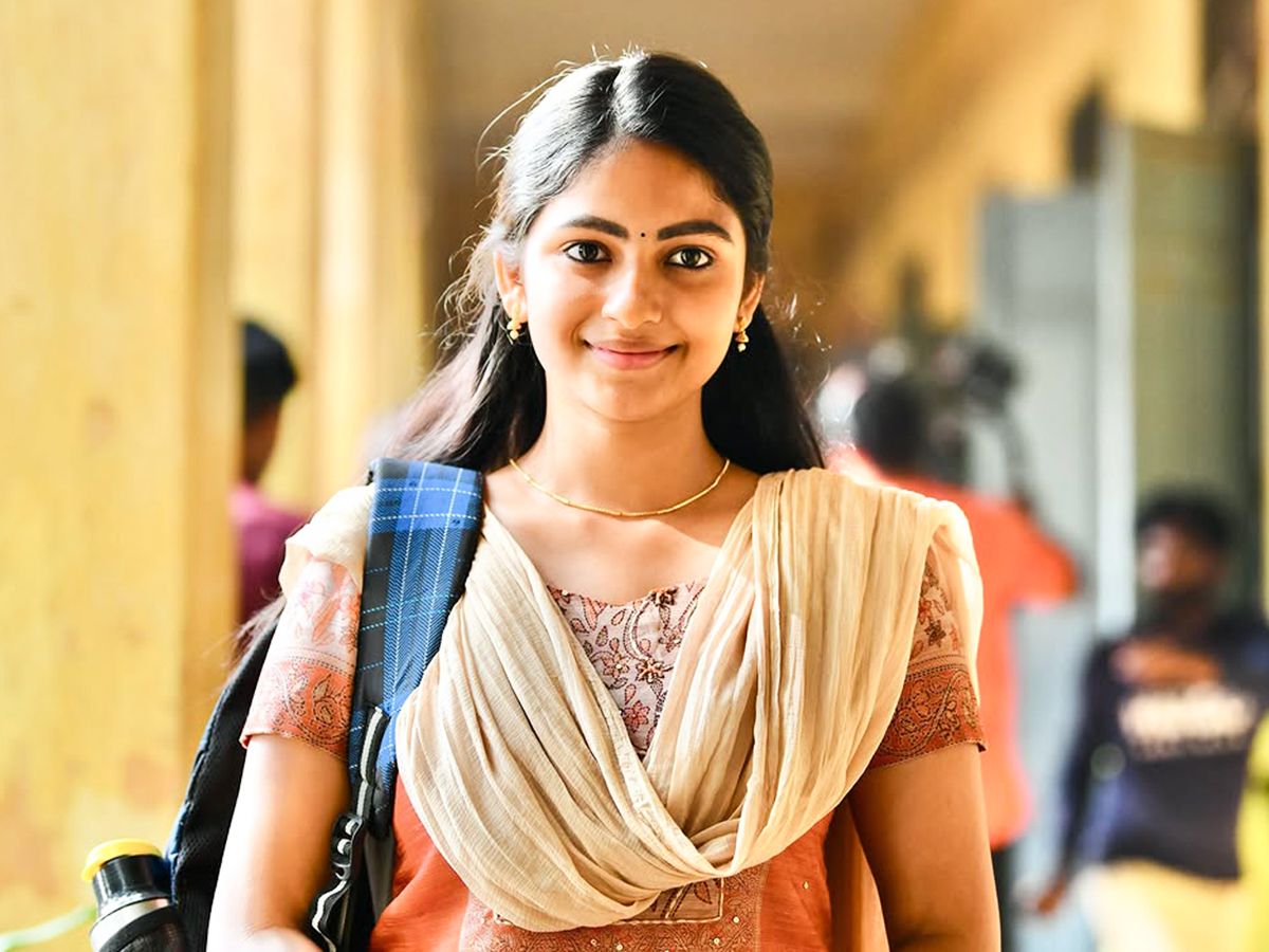 Tella Kagitham Heroine Nakshatra2