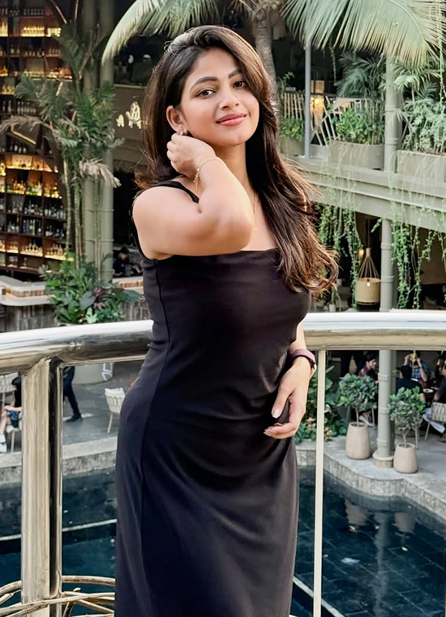 Tella Kagitham Heroine Nakshatra12