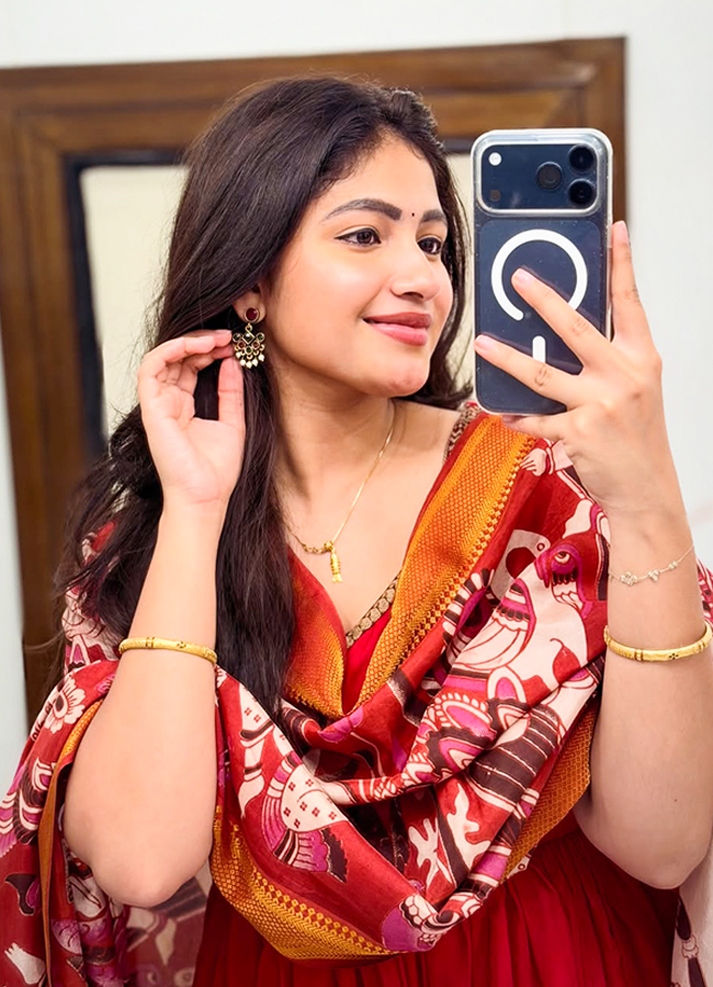 Tella Kagitham Heroine Nakshatra8