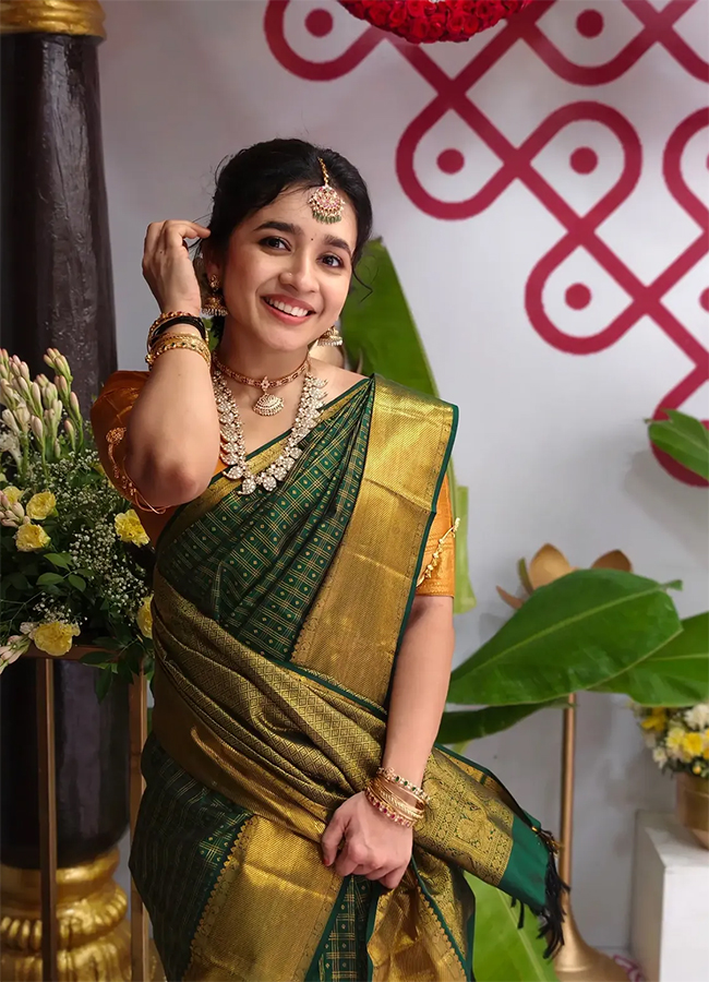 Actress Anishma Anilkumar Latest Photos Viral13