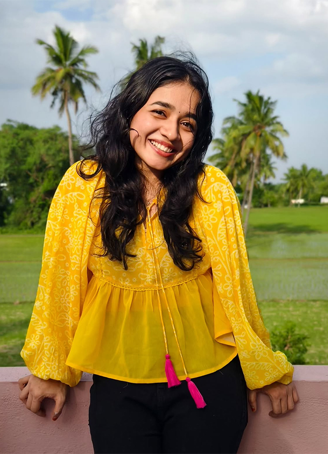 Actress Anishma Anilkumar Latest Photos Viral14