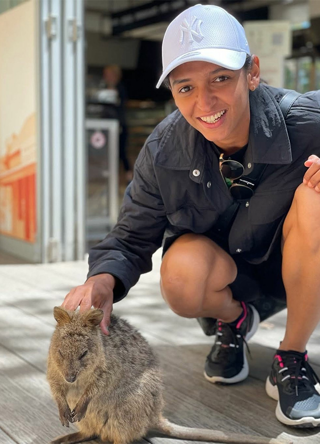 Indian Cricketer Harmanpreet Kaur Trending Photos13