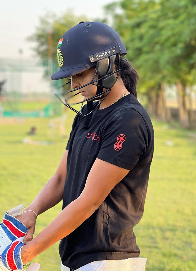 Indian Cricketer Harmanpreet Kaur Trending Photos17