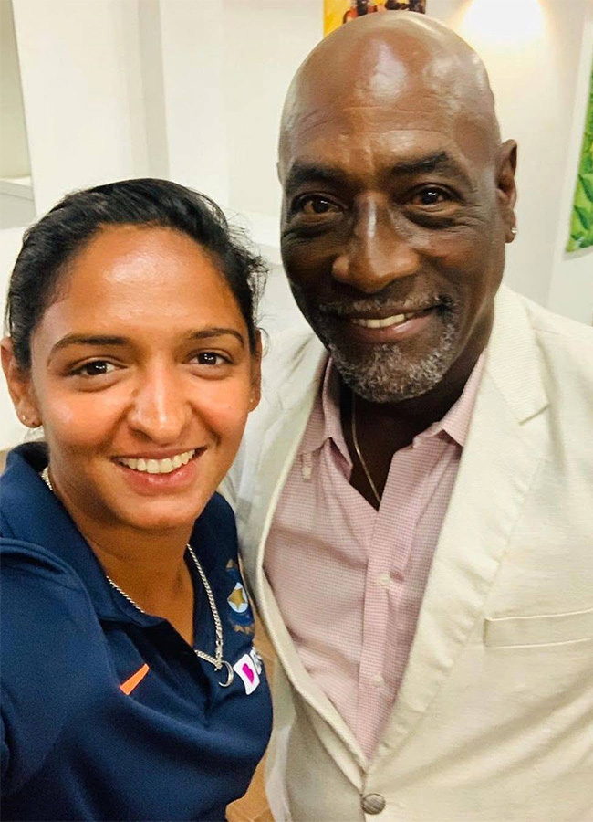 Indian Cricketer Harmanpreet Kaur Trending Photos19