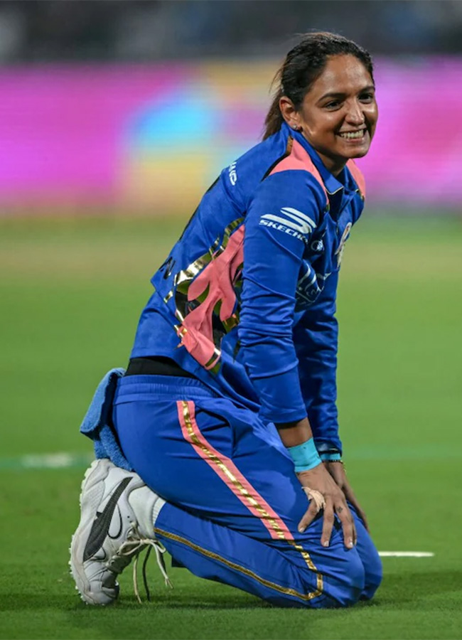 Indian Cricketer Harmanpreet Kaur Trending Photos23