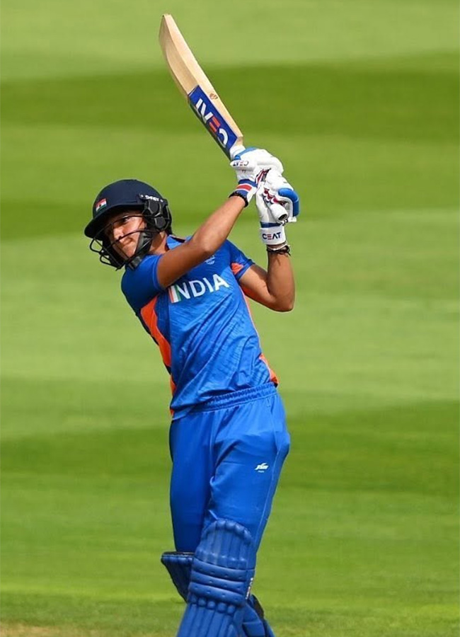 Indian Cricketer Harmanpreet Kaur Trending Photos7