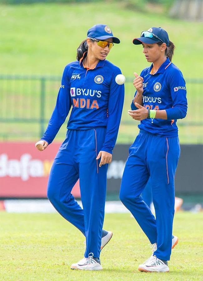 Indian Cricketer Harmanpreet Kaur Trending Photos8