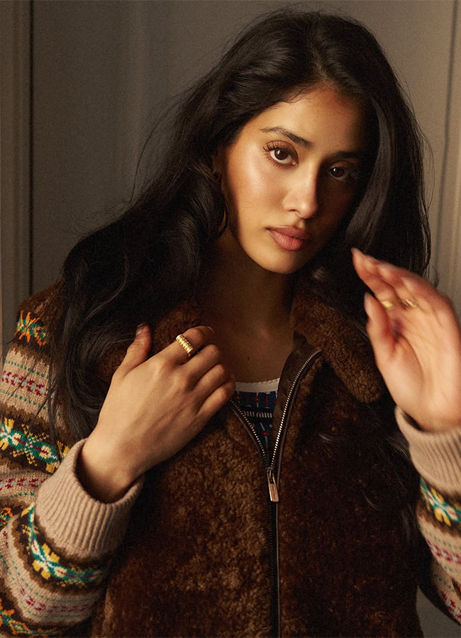 Janhvi Kapoor In Paris Fashion Week Viral Photos15
