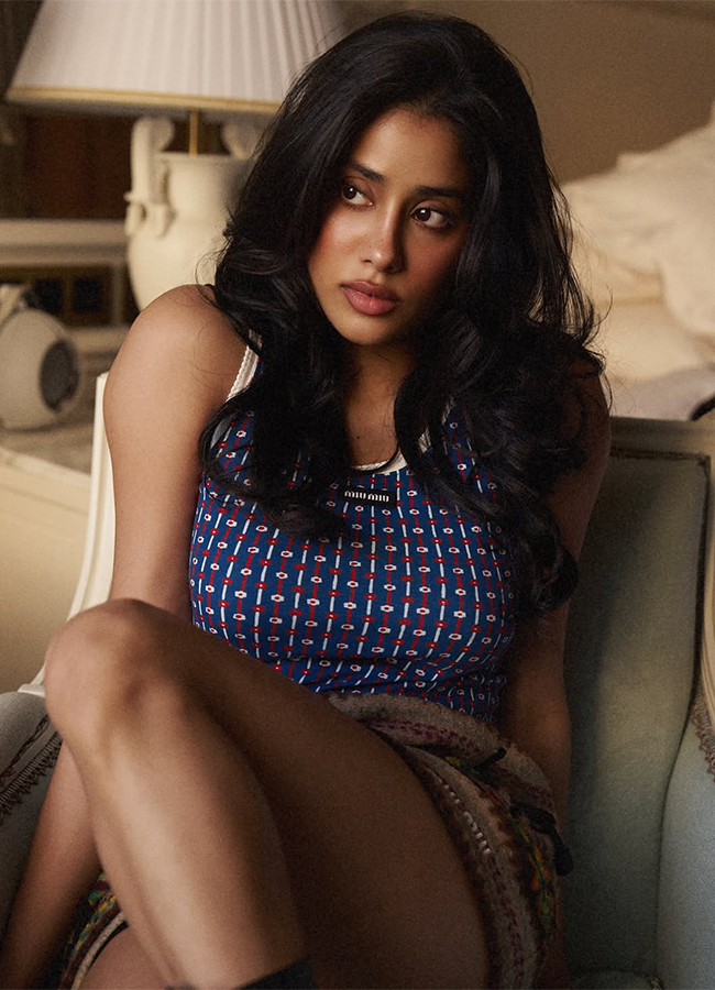Janhvi Kapoor In Paris Fashion Week Viral Photos4