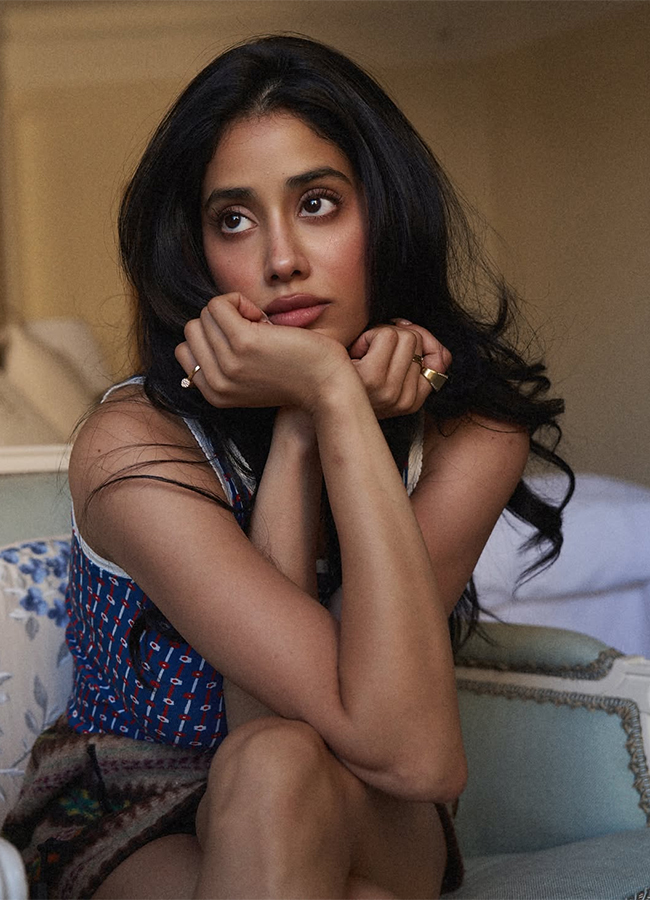 Janhvi Kapoor In Paris Fashion Week Viral Photos8