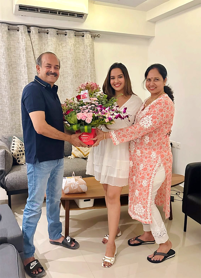 Actress Pujita Ponnada Birthday Celebrations Viral Pics12