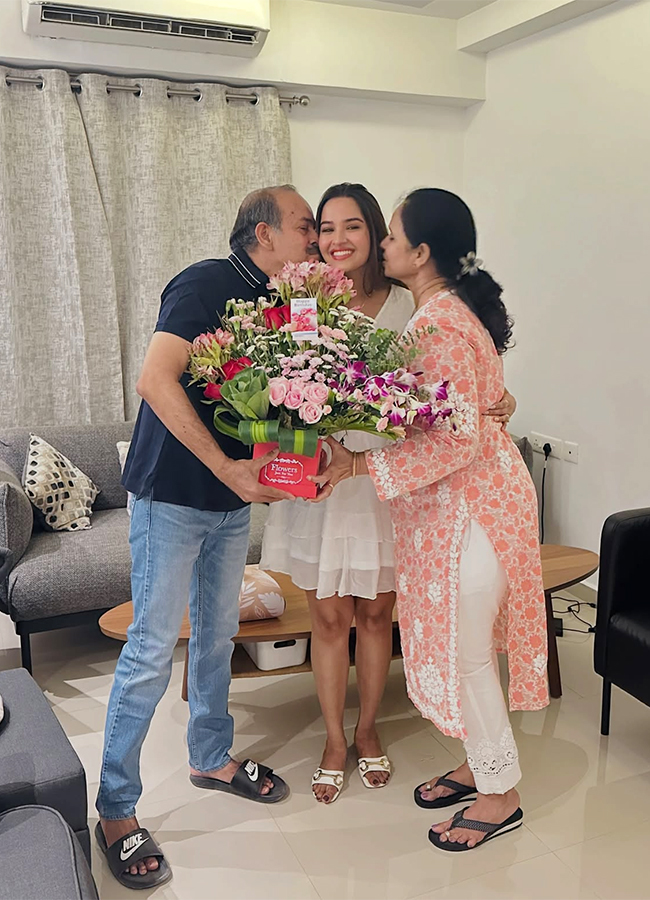 Actress Pujita Ponnada Birthday Celebrations Viral Pics3