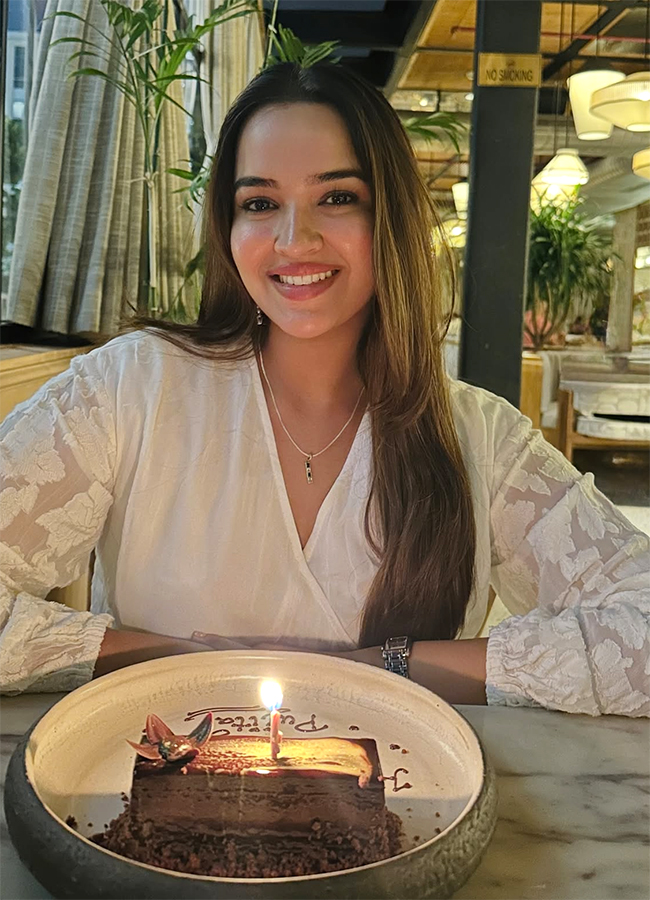 Actress Pujita Ponnada Birthday Celebrations Viral Pics6
