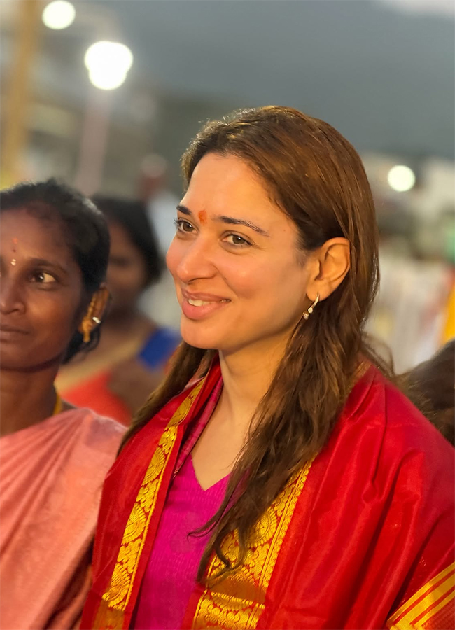 Actress Tamannaah visits Lord Venkateswara at Tirumala3