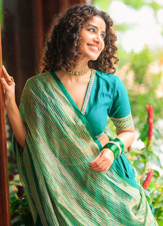 Anupama Parameswaran Stuns in a Green Dress2