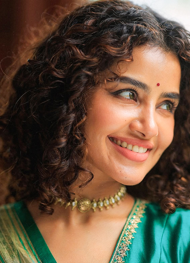 Anupama Parameswaran Stuns in a Green Dress11