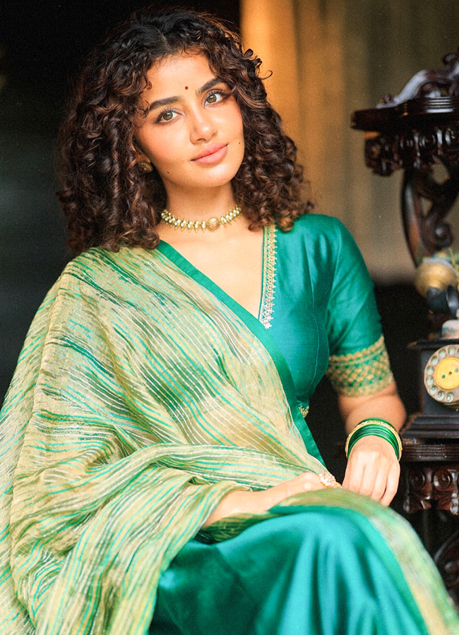 Anupama Parameswaran Stuns in a Green Dress9