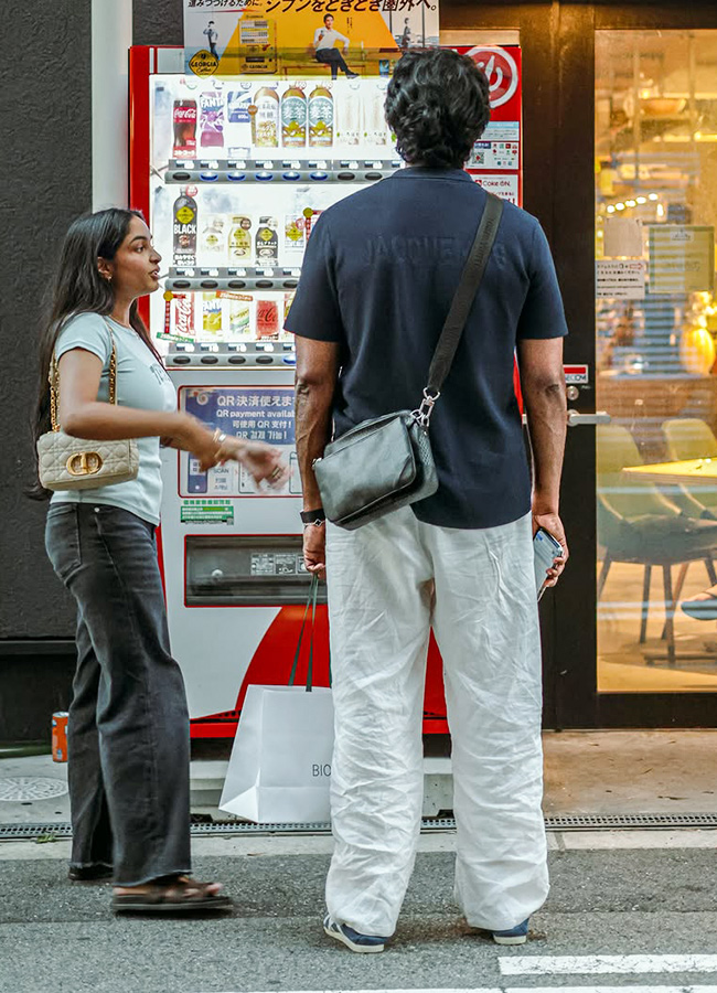 Manchu Vishnu and Family Enjoy Their Japan Vacation11