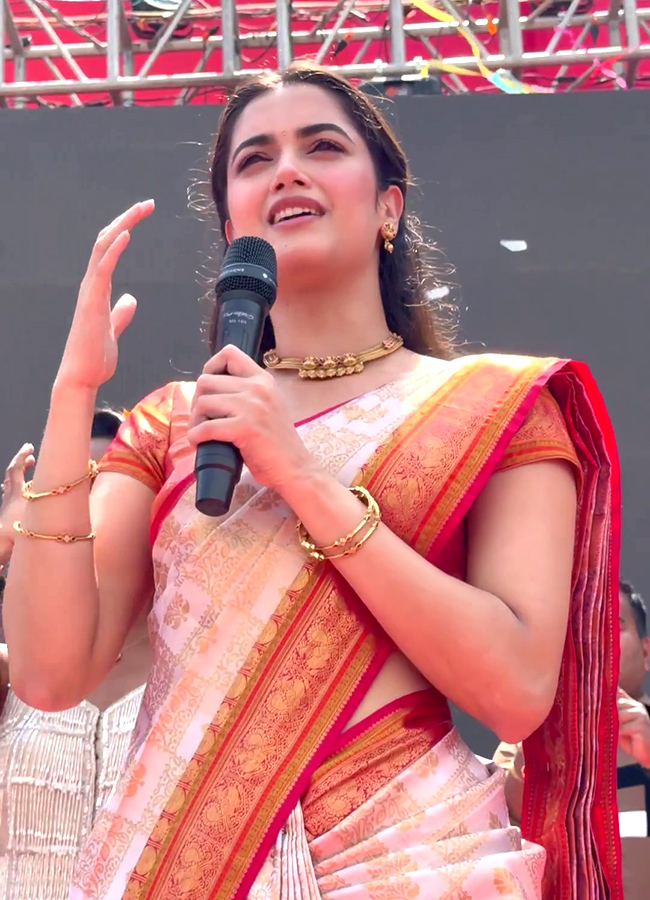 Actress Bhagyashri Borse Grand opening of GV Mall in Uppal17