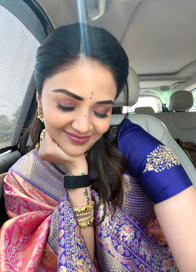 Actress Sreemukhi Opens Shopping Mall in Nizamabad16