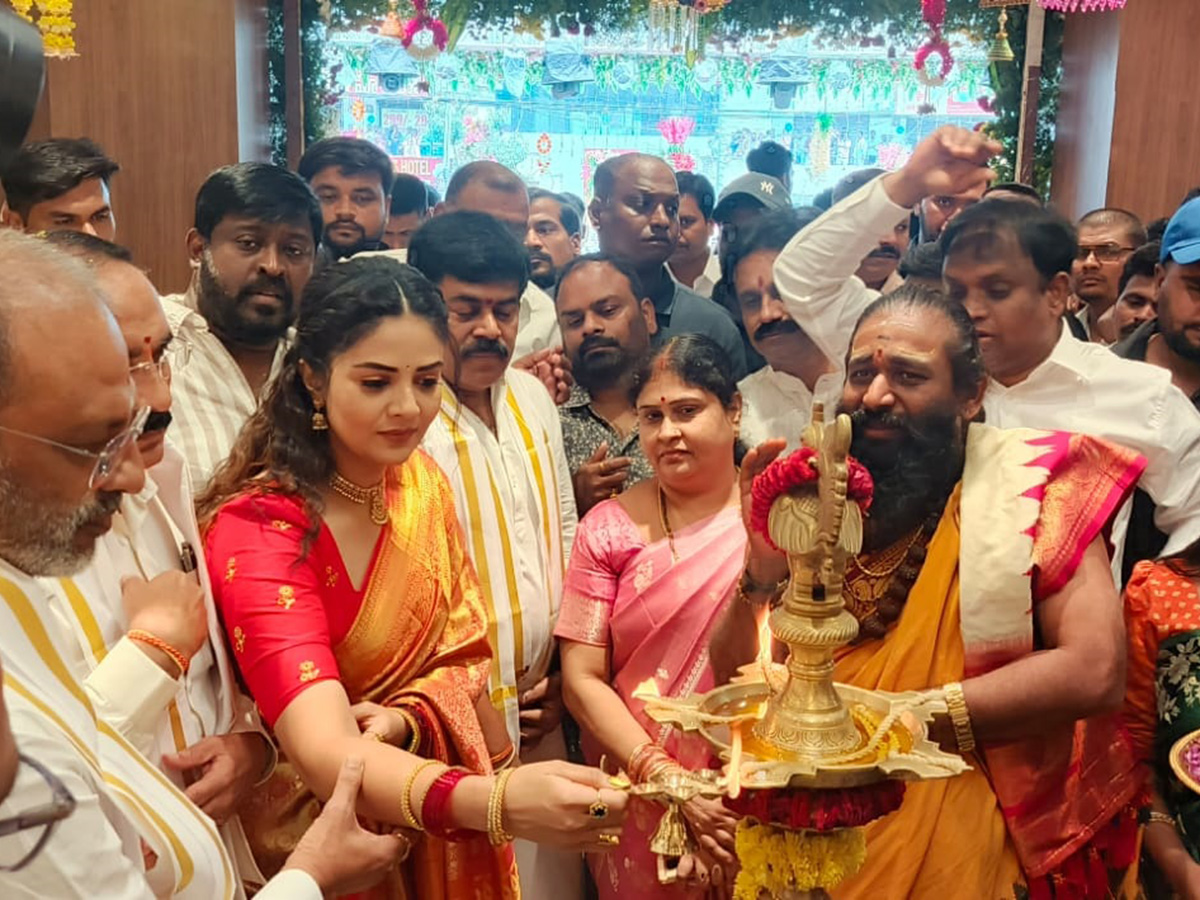Actress Sreemukhi Opens Shopping Mall in Nizamabad17