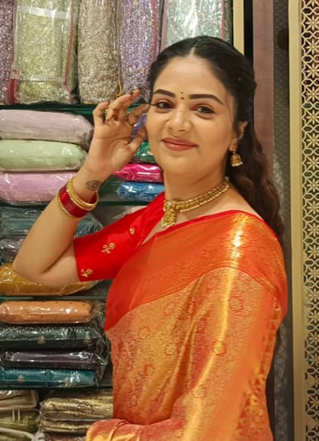 Actress Sreemukhi Opens Shopping Mall in Nizamabad7