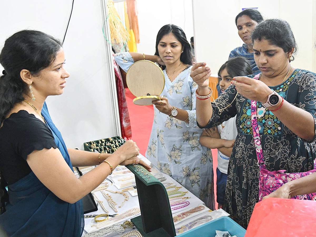 Saras Mela in Hyderabad at the HMDA Grounds21
