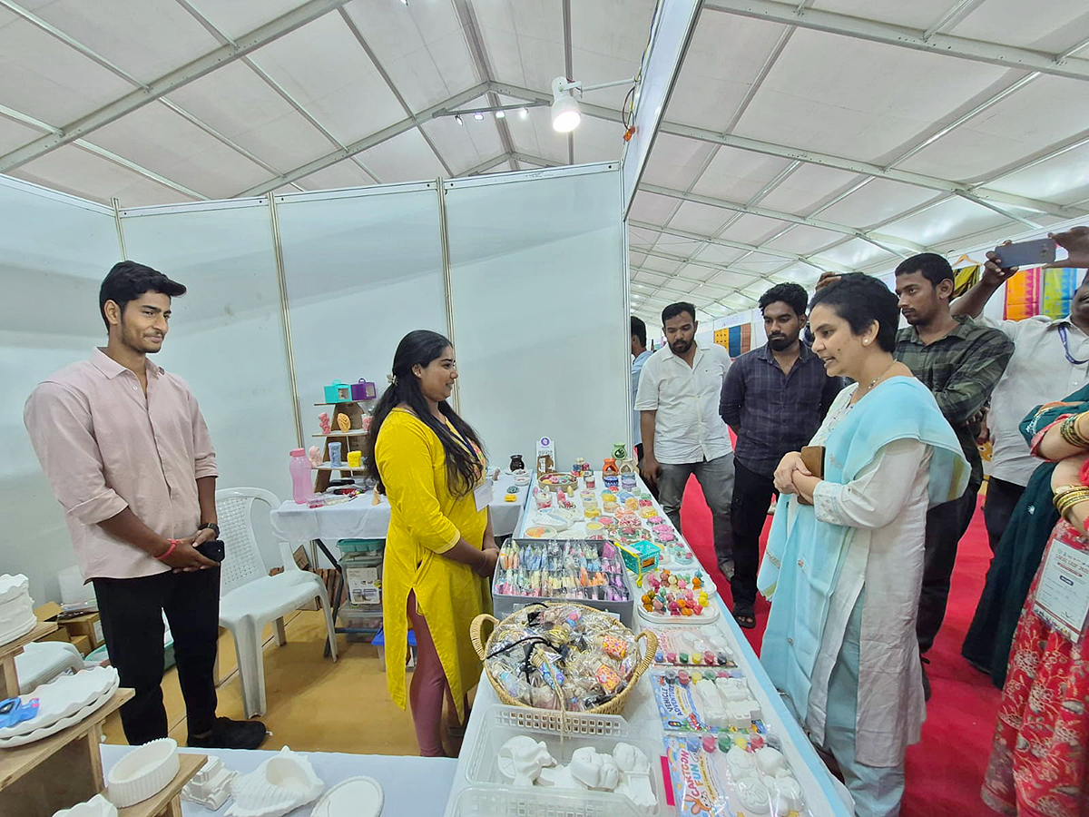 Saras Mela in Hyderabad at the HMDA Grounds9