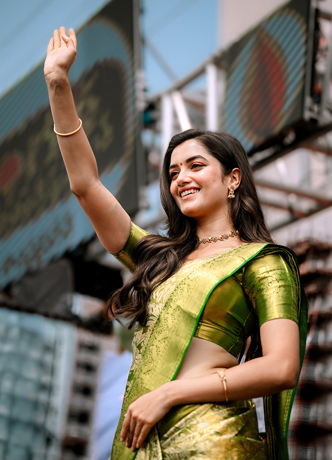 Actress Bhagyashri Borse created a buzz in Nirmal Telangana18