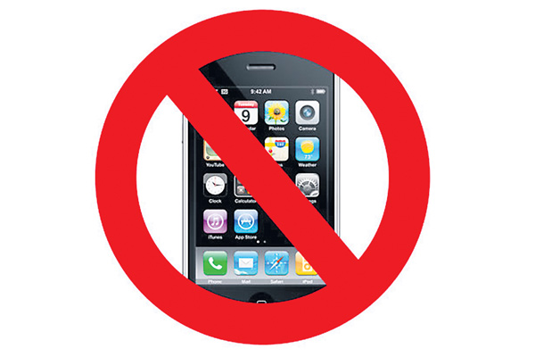 Запрет на телефоны 2024. Телефон запрещен. Мобильные телефоны запрещены. Запрет сотовых телефонов. Сотовые телефоны запрещены.