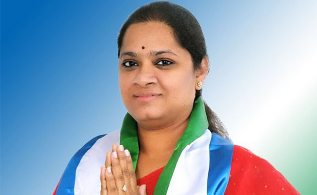 Amalapuram Ysrcp MP Candidate Chinta Anuradha mother dies - Sakshi