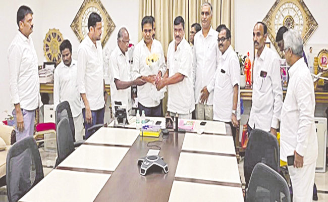 Tsrtc trade union leaders demand kcr governament to fullfill promises