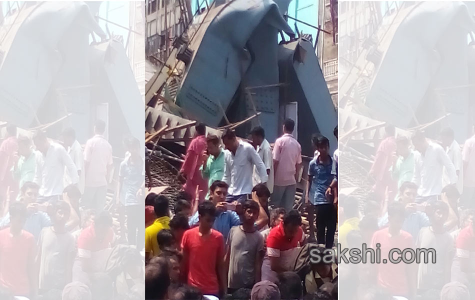 flyover collapsed in kolcutta