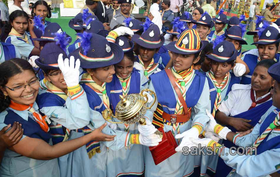 AP Govt official Republic Day celebrations in Vijayawada - Sakshi