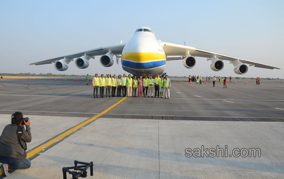 worlds largest cargo aircraft