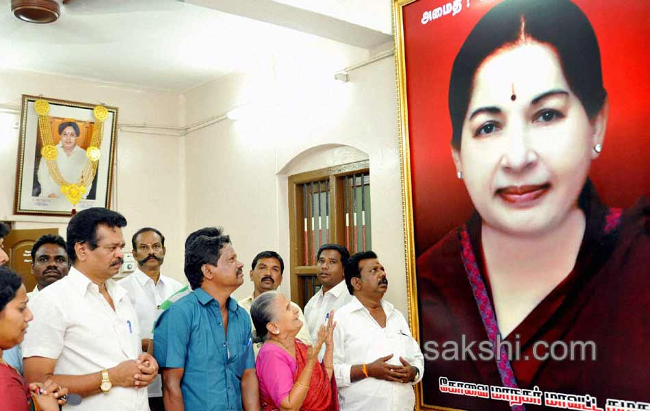 Jayalalitha passes away