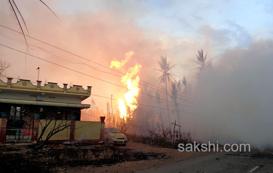 gail gas pipeline blast causes 16 deaths - Sakshi