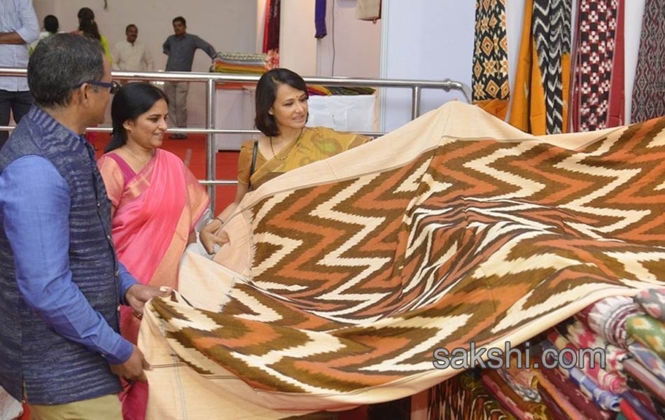 Akkineni Amala Inaugurates Go Swadeshi Expo