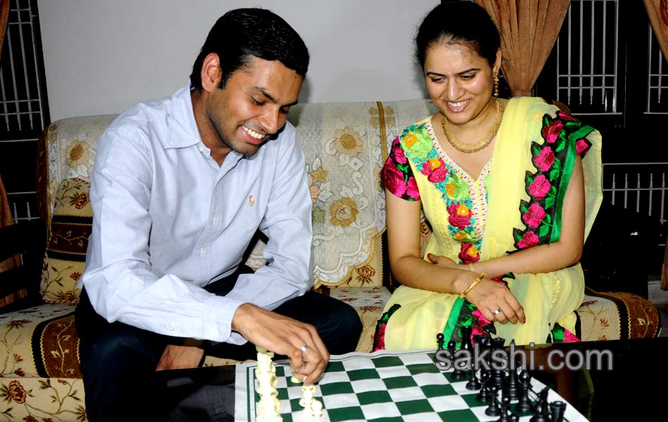 Chess Queen Koneru Humpy engaged - Sakshi