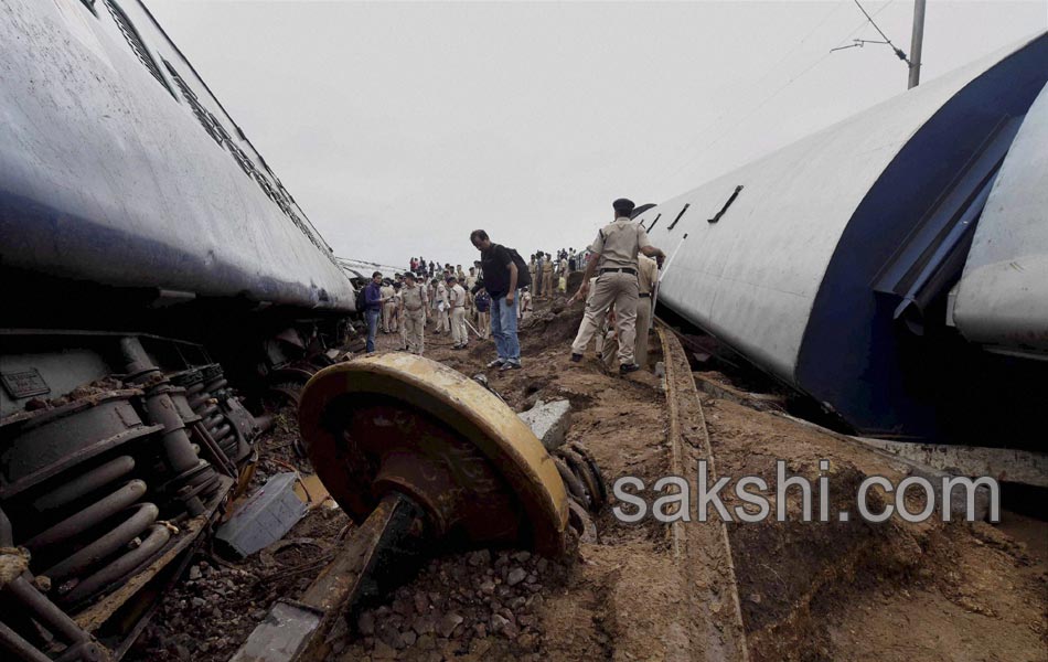 train accidents in Madhya Pradesh - Sakshi