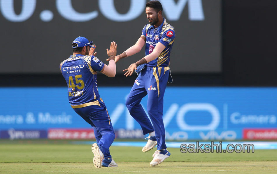 Mumbai Indians beat Royal Challengers Bangalore by 4 wickets