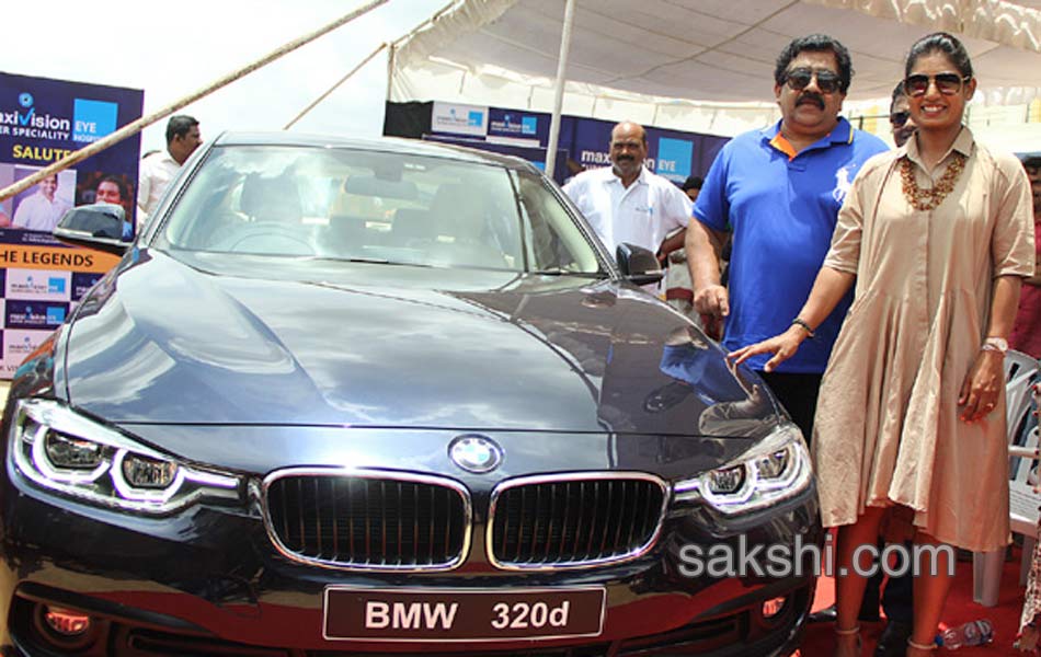 Chamundeswaranath to gift BMW to Mithali Raj