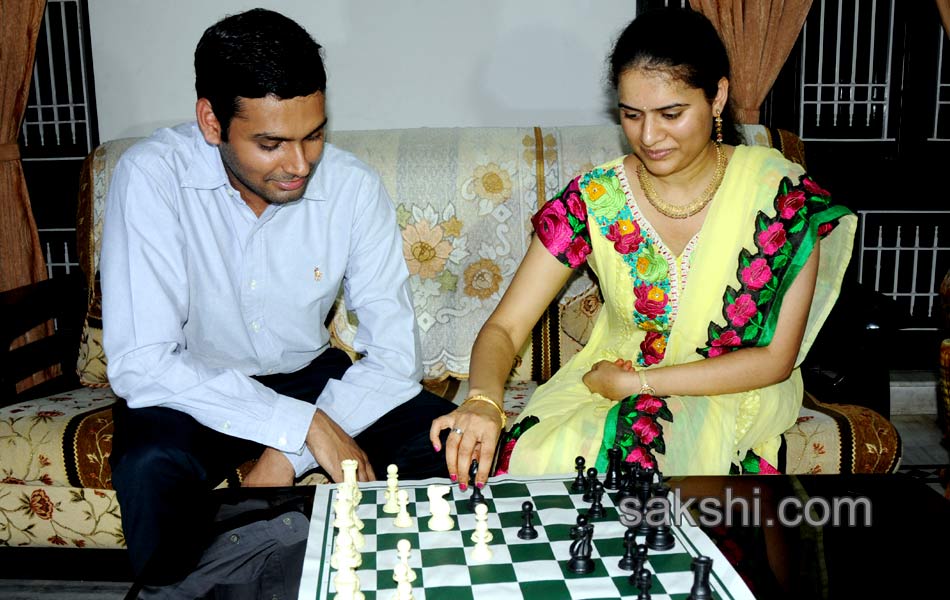 Chess Queen Koneru Humpy engaged - Sakshi
