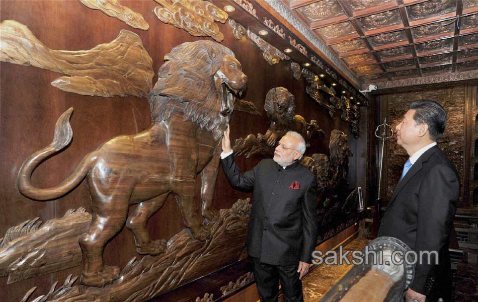 Indian Prime Minister Narendra Modi begins key China visit